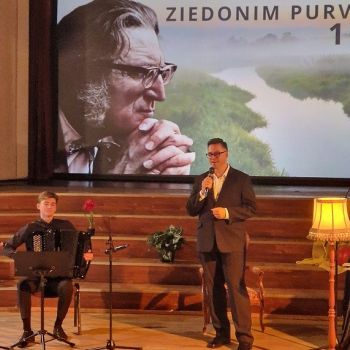 Aizvadīts pasākums "Ziedonim Purvam 100"